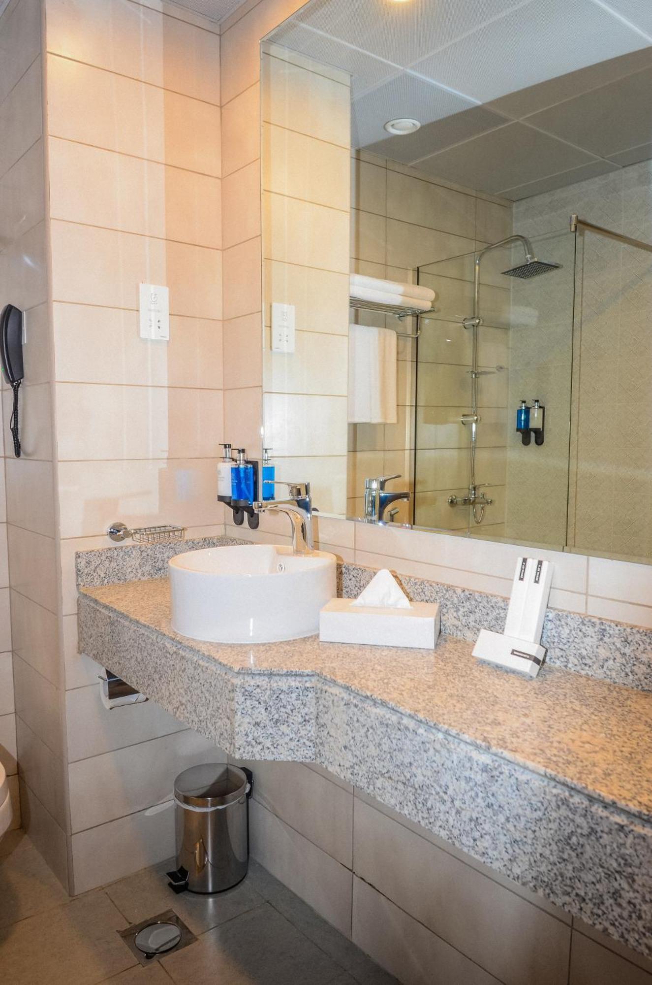 Vogo Grand Hotel Formerly Best Western Plus Hotel Dubai Academic City Eksteriør bilde
