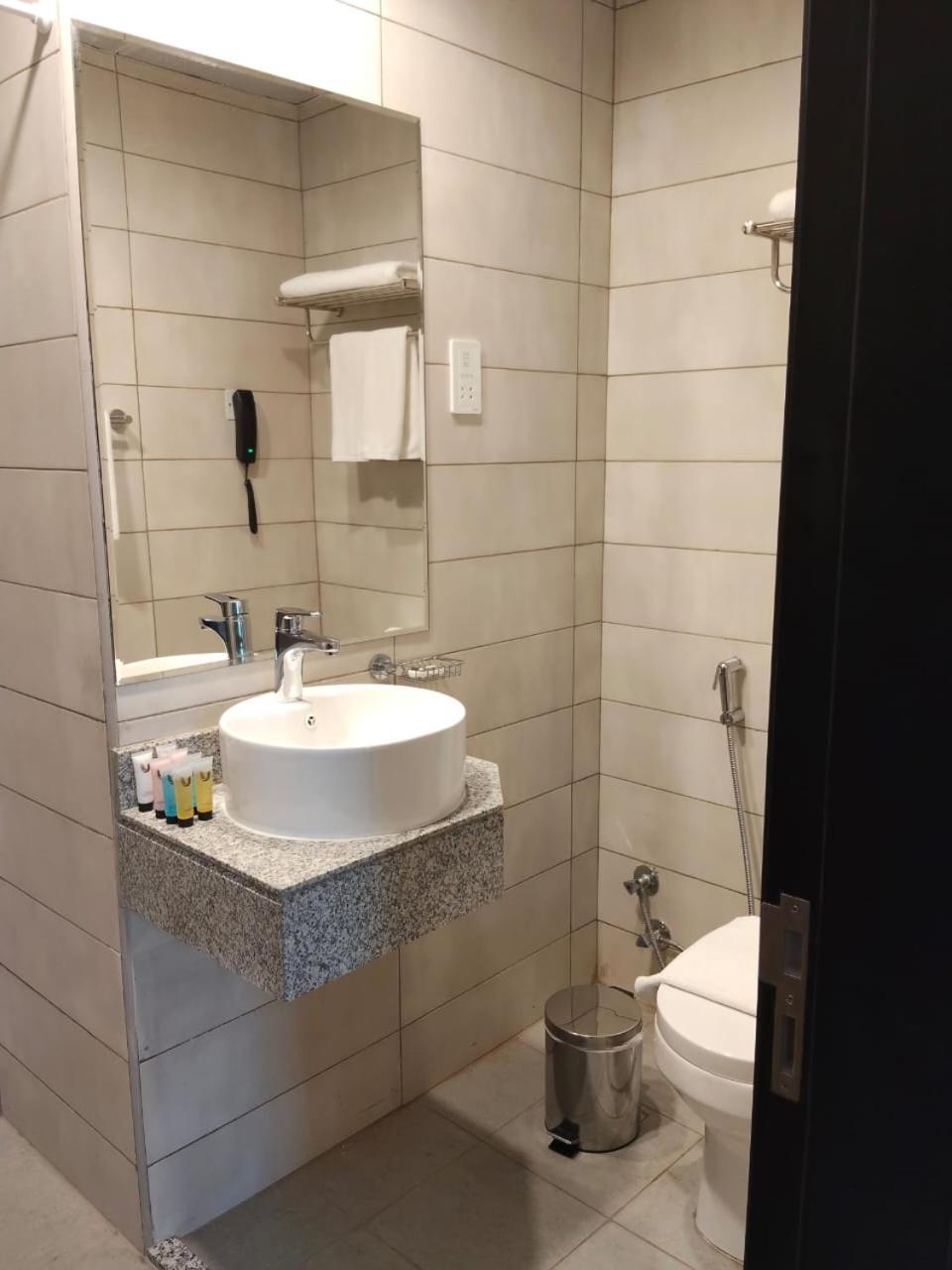 Vogo Grand Hotel Formerly Best Western Plus Hotel Dubai Academic City Rom bilde