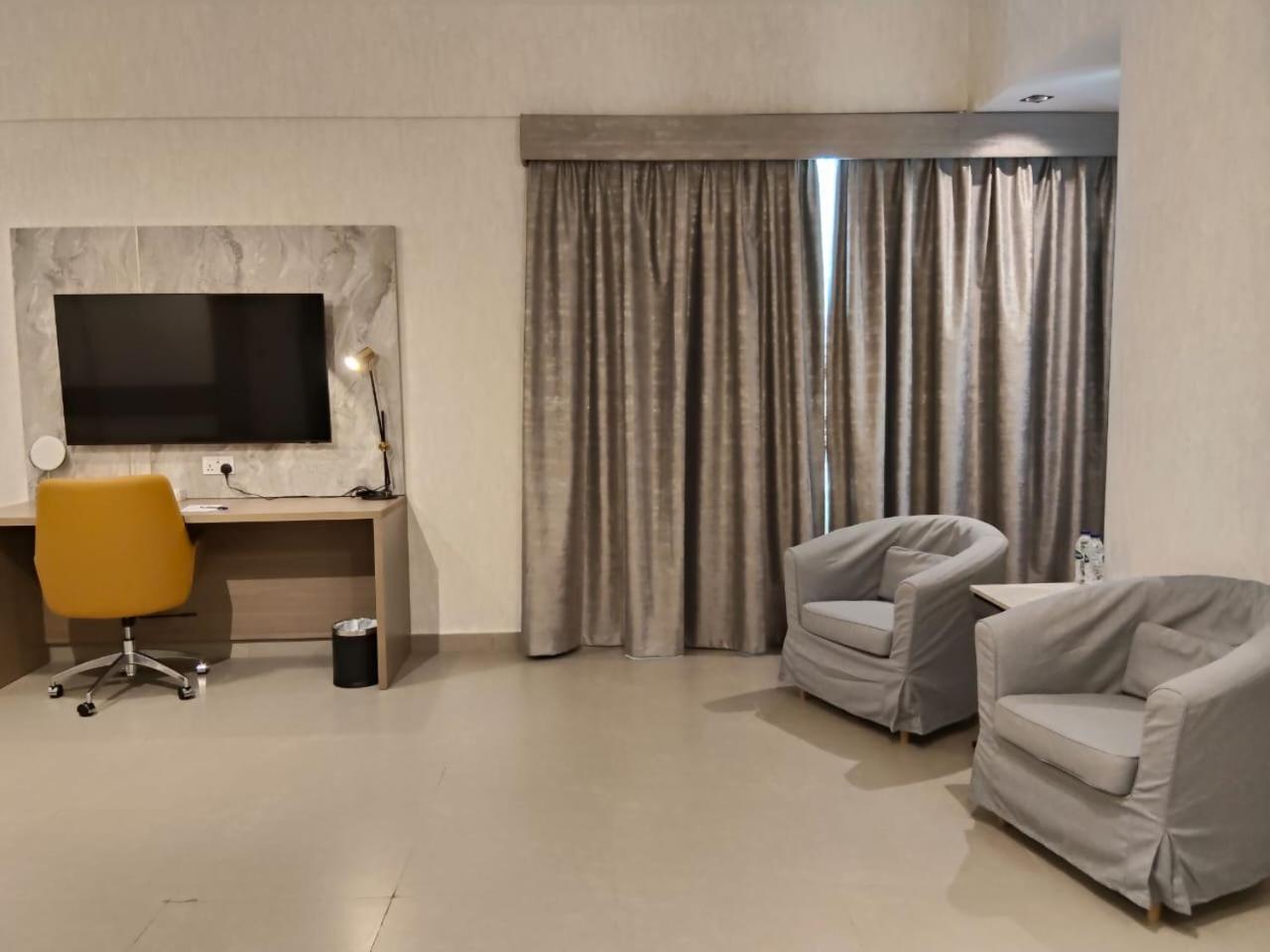 Vogo Grand Hotel Formerly Best Western Plus Hotel Dubai Academic City Eksteriør bilde
